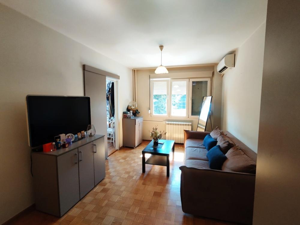 Stan na prodaju u Beogradu, Vračar, jednoiposoban, 27m2, cena 148500 evra