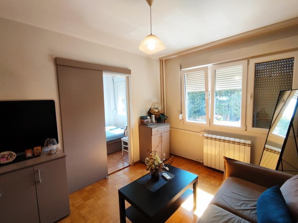 Stan na prodaju u Beogradu, Vračar, jednoiposoban, 27m2, cena 148500 evra