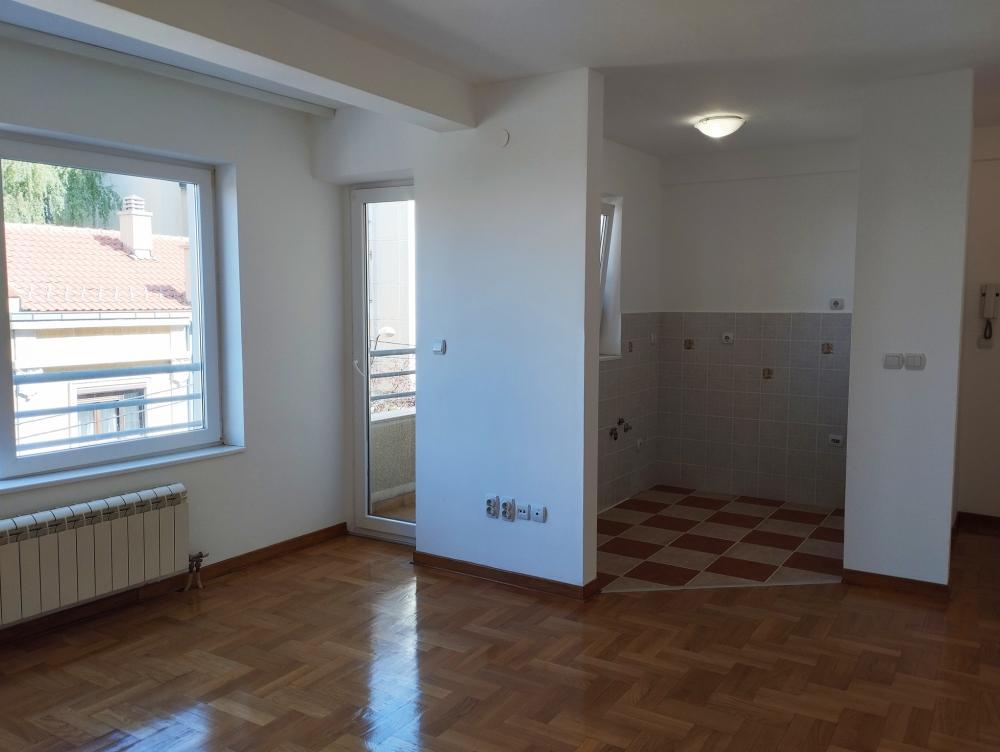Stan na prodaju u Beogradu, Crveni Krst, trosoban, 65m2, cena 305500 evra