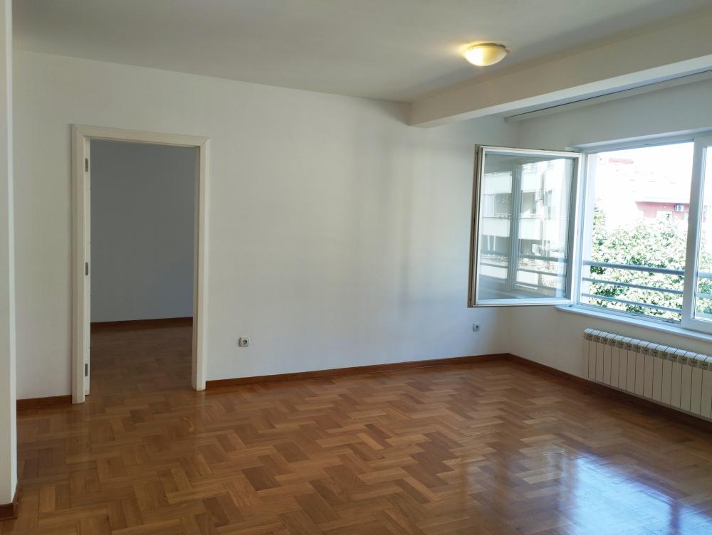 Stan na prodaju u Beogradu, Crveni Krst, trosoban, 65m2, cena 305500 evra
