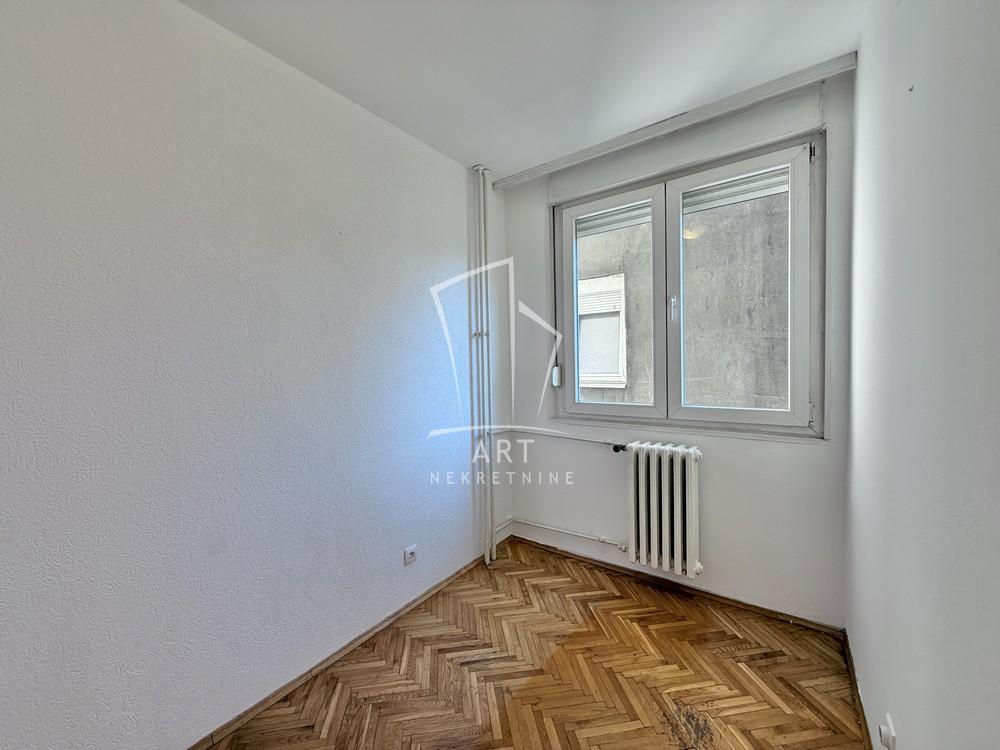 Stan na prodaju u Beogradu, Palilula, troiposoban, 69m2, cena 242000 evra