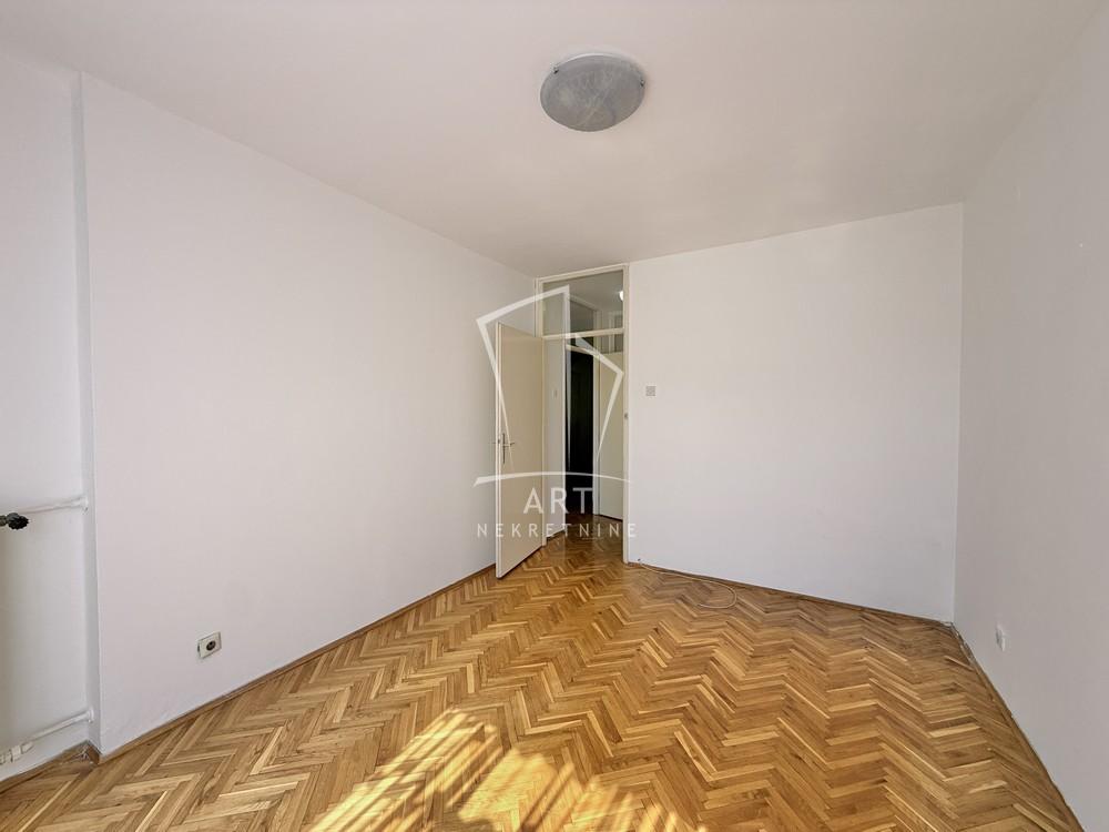 Stan na prodaju u Beogradu, Palilula, troiposoban, 69m2, cena 242000 evra