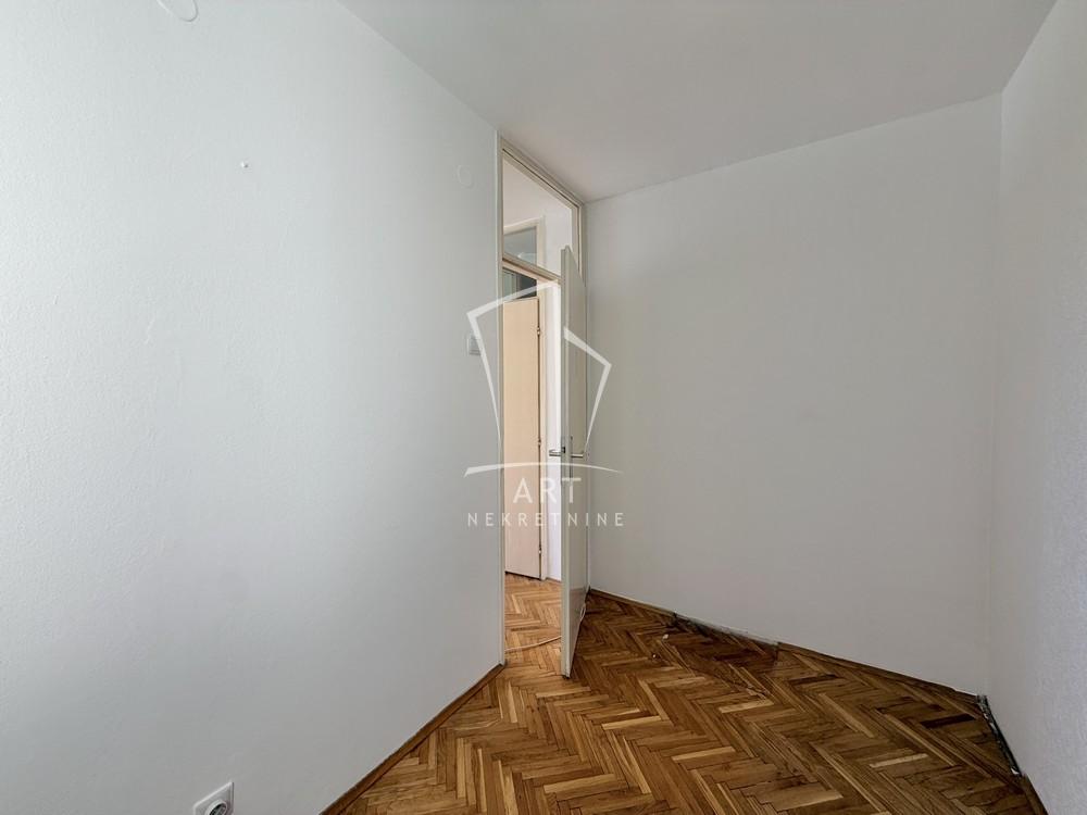 Stan na prodaju u Beogradu, Palilula, troiposoban, 69m2, cena 242000 evra