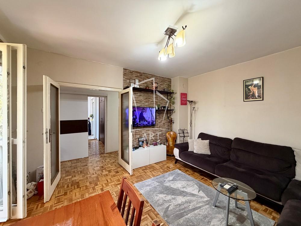 Stan na prodaju u Beogradu, Labudovo brdo, dvoiposoban, 56m2, cena 162000 evra