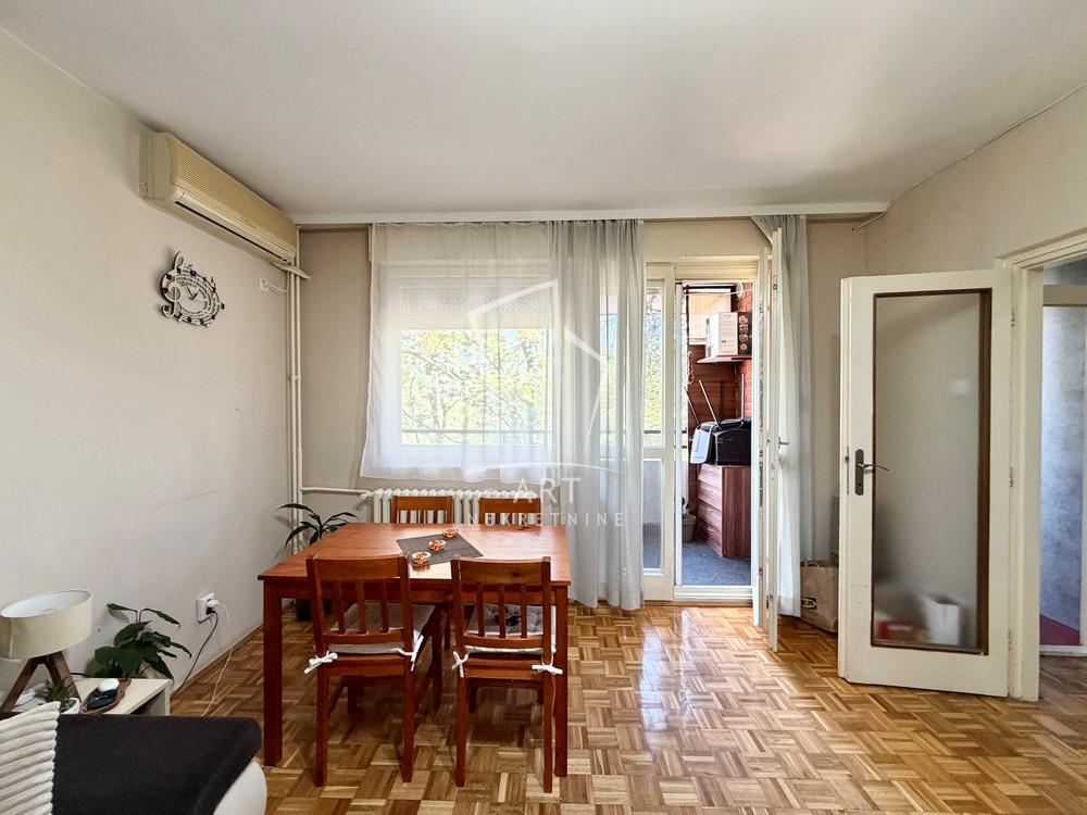 Stan na prodaju u Beogradu, Labudovo brdo, dvoiposoban, 56m2, cena 162000 evra