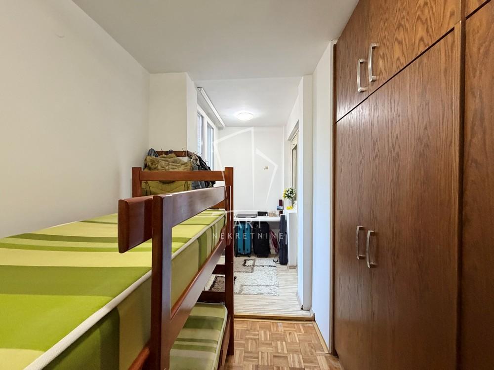 Stan na prodaju u Beogradu, Labudovo brdo, dvoiposoban, 56m2, cena 162000 evra