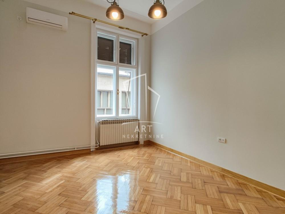 Stan na prodaju u Beogradu, Stari grad, 239m2, cena 950000 evra