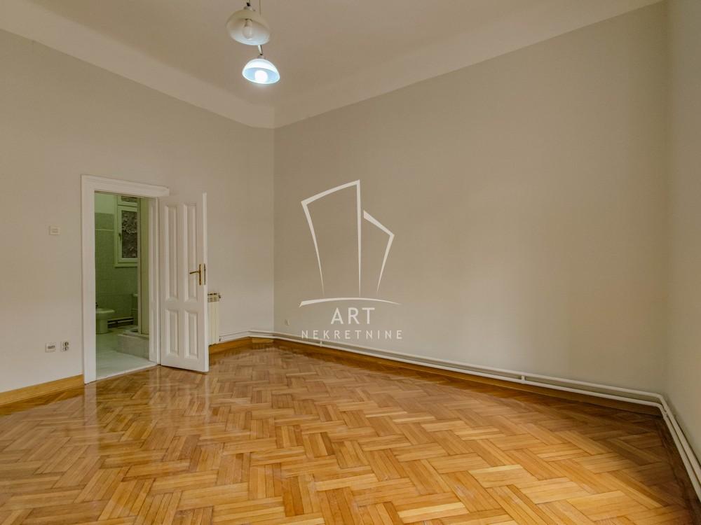 Stan na prodaju u Beogradu, Stari grad, 239m2, cena 950000 evra