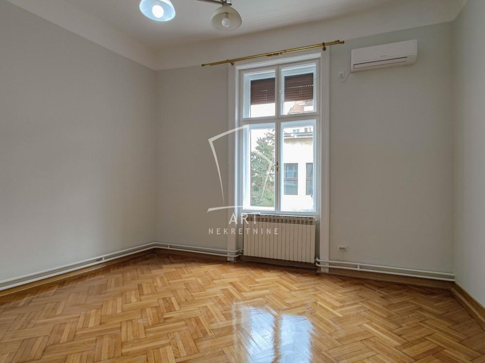 Stan na prodaju u Beogradu, Stari grad, 239m2, cena 950000 evra