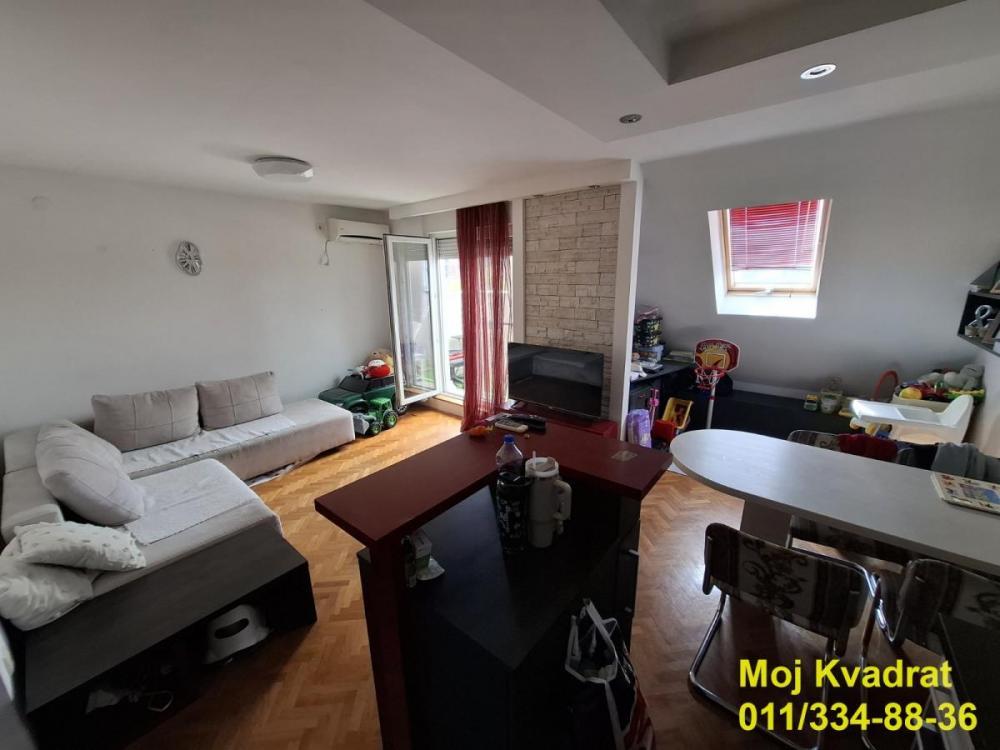 Stan na prodaju u Beogradu, Kalvarija, jednoiposoban, 37m2, cena 137000 evra