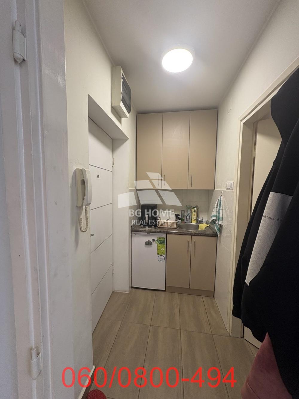 Stan na prodaju u Beogradu, Vračar, jednoiposoban, 27m2, cena 148500 evra