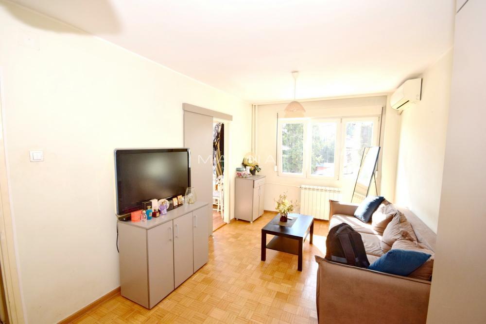 Stan na prodaju u Beogradu, Vračar, jednoiposoban, 27m2, cena 148500 evra