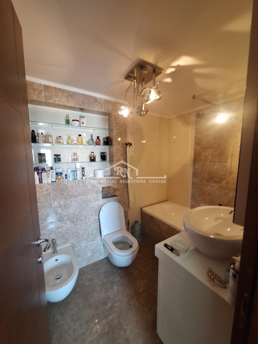 Stan na prodaju u Beogradu, Voždovac, dvosoban, 87m2, cena 355000 evra