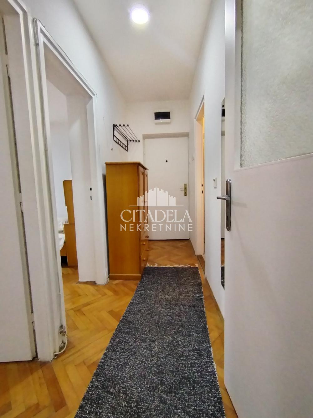 Stan na prodaju u Beogradu, Banovo brdo, dvoiposoban, 47m2, cena 170000 evra