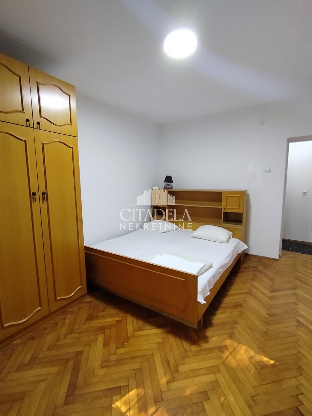 Stan na prodaju u Beogradu, Banovo brdo, dvoiposoban, 47m2, cena 170000 evra