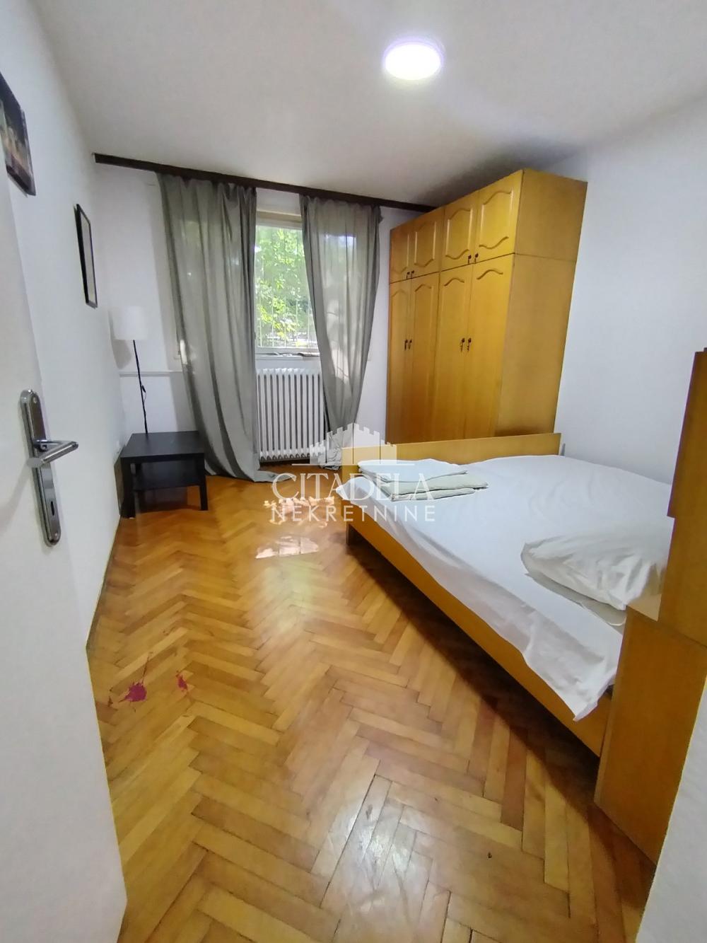 Stan na prodaju u Beogradu, Banovo brdo, dvoiposoban, 47m2, cena 170000 evra