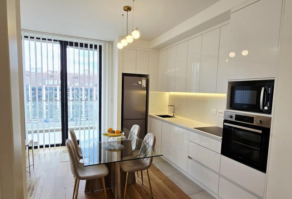 Stan na prodaju u Beogradu, Beograd na vodi, trosoban, 77m2, cena 417000 evra