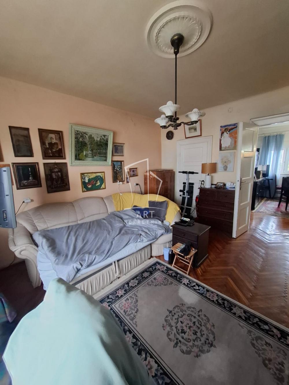 Stan na prodaju u Beogradu, Slavija, cetvorosoban, 81m2, cena 365000 evra