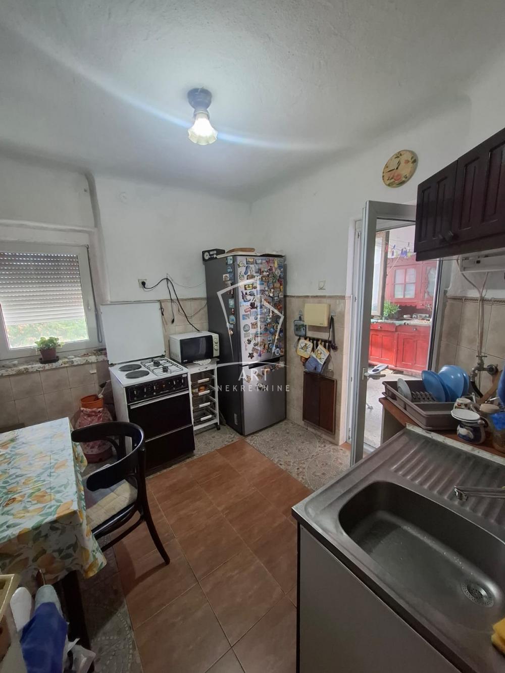 Stan na prodaju u Beogradu, Slavija, cetvorosoban, 81m2, cena 365000 evra