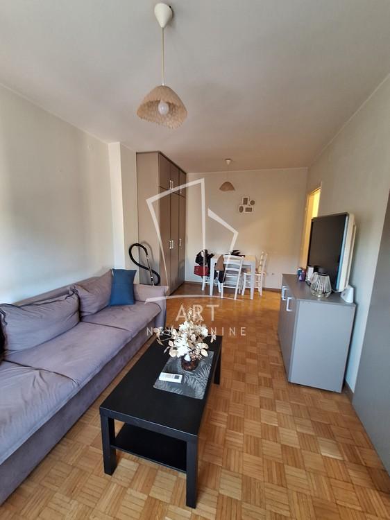 Stan na prodaju u Beogradu, Crveni Krst, jednoiposoban, 27m2, cena 148500 evra