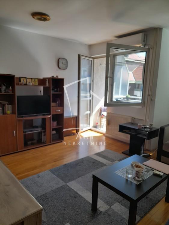 Stan na prodaju u Beogradu, Čukarica, dvosoban, 51m2, cena 165000 evra
