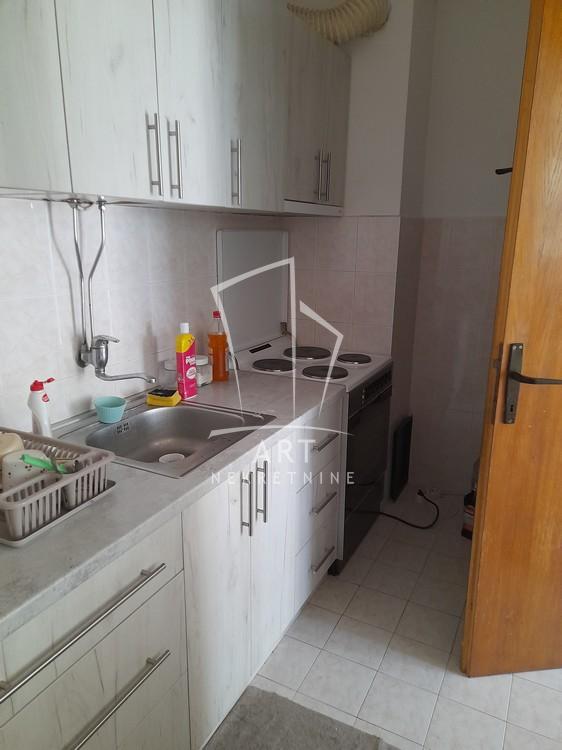 Stan na prodaju u Beogradu, Čukarica, dvosoban, 51m2, cena 165000 evra