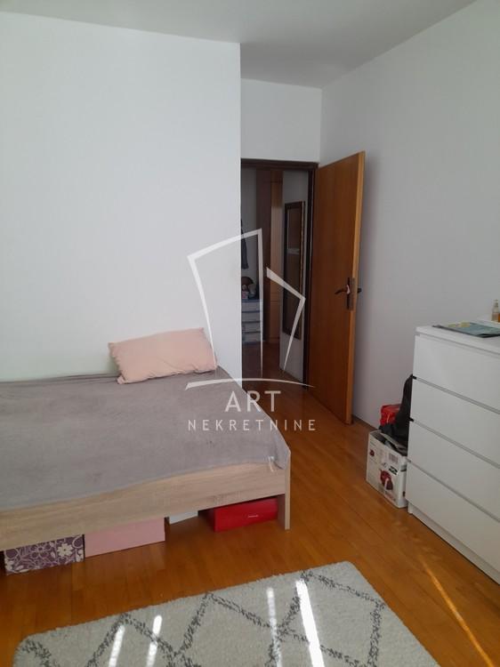 Stan na prodaju u Beogradu, Čukarica, dvosoban, 51m2, cena 165000 evra
