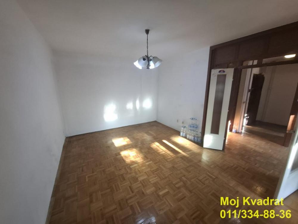 Stan na prodaju u Beogradu, Golf naselje, jednosoban, 44m2, cena 199000 evra