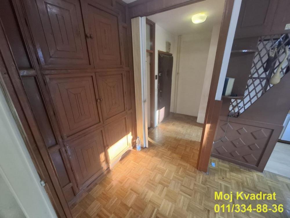 Stan na prodaju u Beogradu, Golf naselje, jednosoban, 44m2, cena 199000 evra