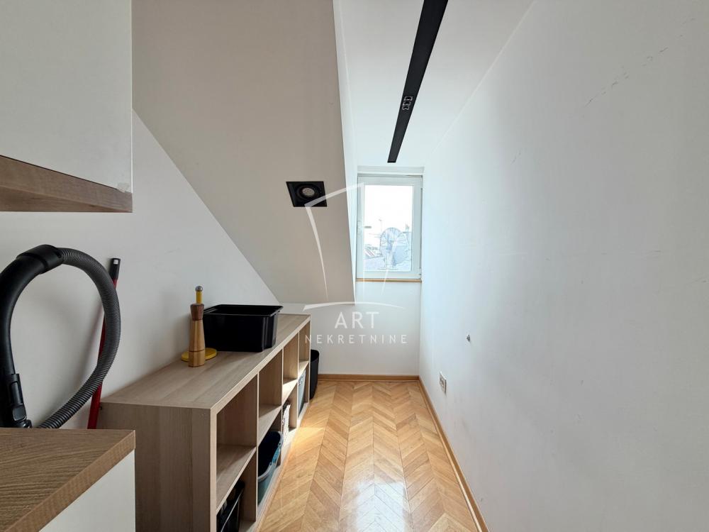 Stan na prodaju u Beogradu, Stari grad, 108m2, cena 430000 evra