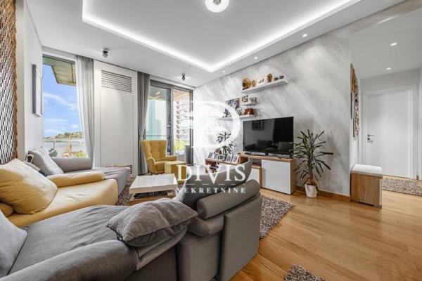 Stan na prodaju u Beogradu, Beograd na vodi, trosoban, 89m2, cena 729000 evra
