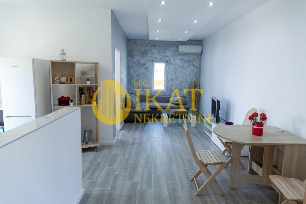 Stan na prodaju u Beogradu, Rakovica, trosoban, 71m2, cena 156000 evra