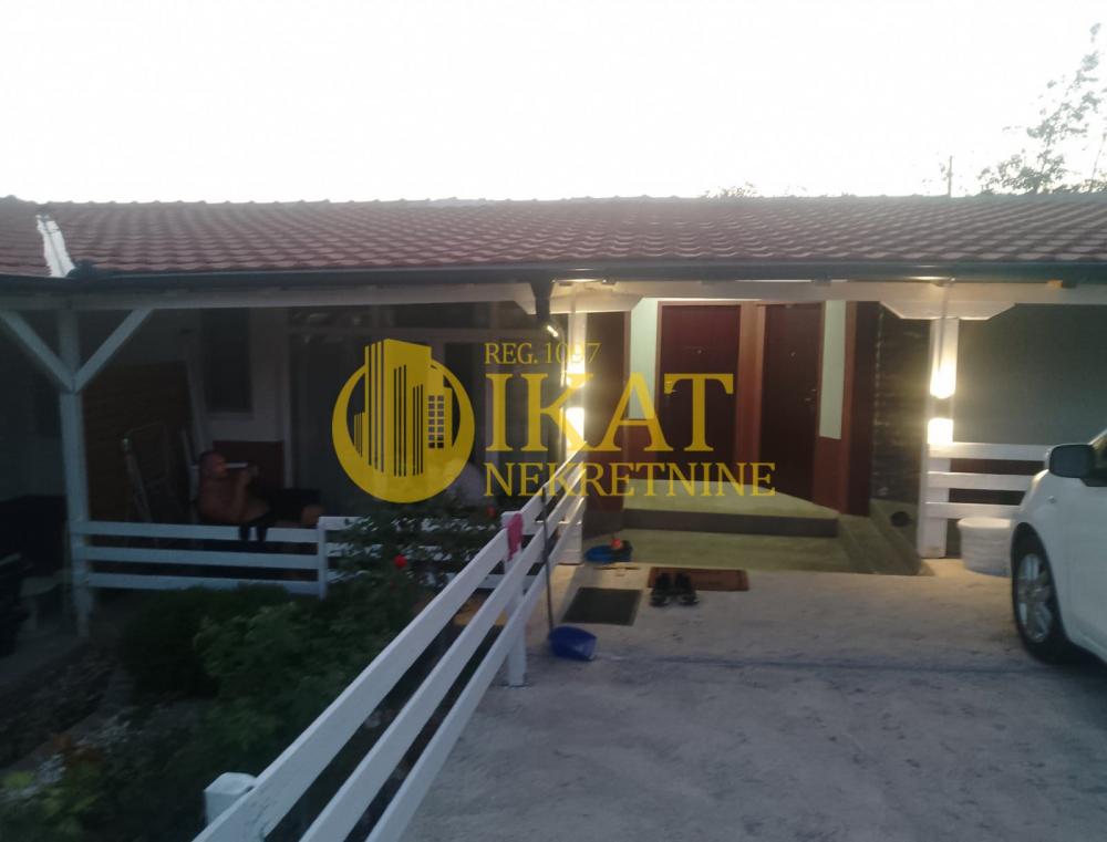 Stan na prodaju u Beogradu, Rakovica, trosoban, 71m2, cena 156000 evra