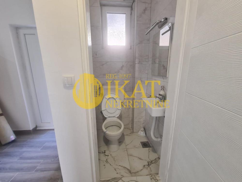 Stan na prodaju u Beogradu, Rakovica, trosoban, 71m2, cena 156000 evra