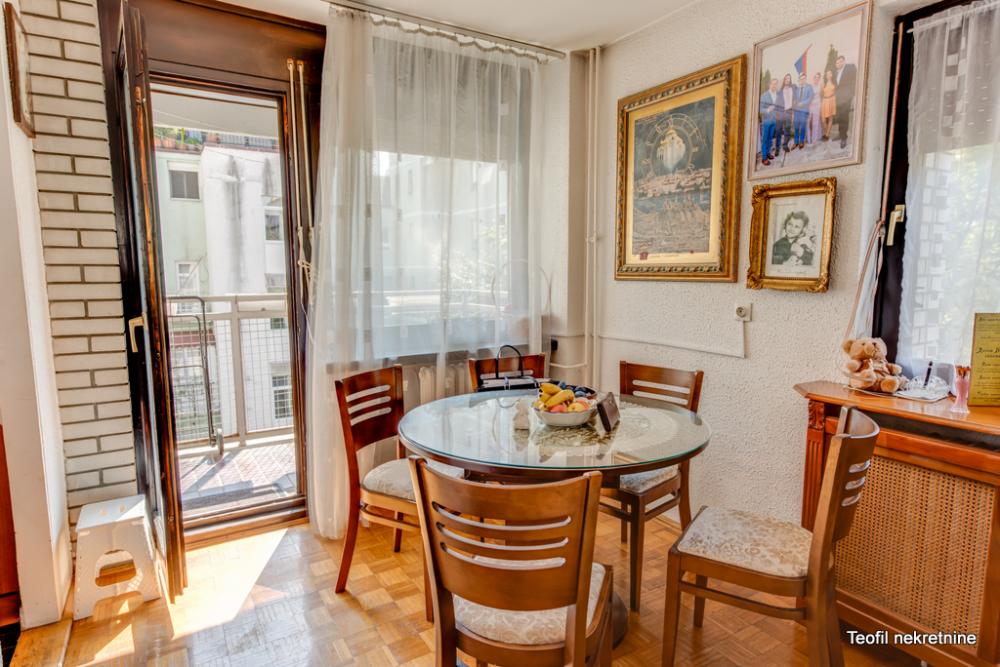 Stan na prodaju u Beogradu, Vračar (Hram), cetvorosoban, 109m2, cena 455000 evra
