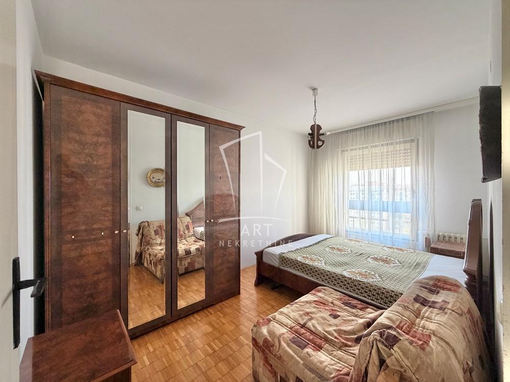 Stan na prodaju u Beogradu, Novi Beograd, dvoiposoban, 67m2, cena 237000 evra