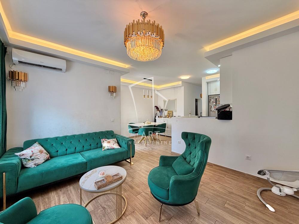 Stan na prodaju u Beogradu, Surčin, dvoiposoban, 52m2, cena 152000 evra