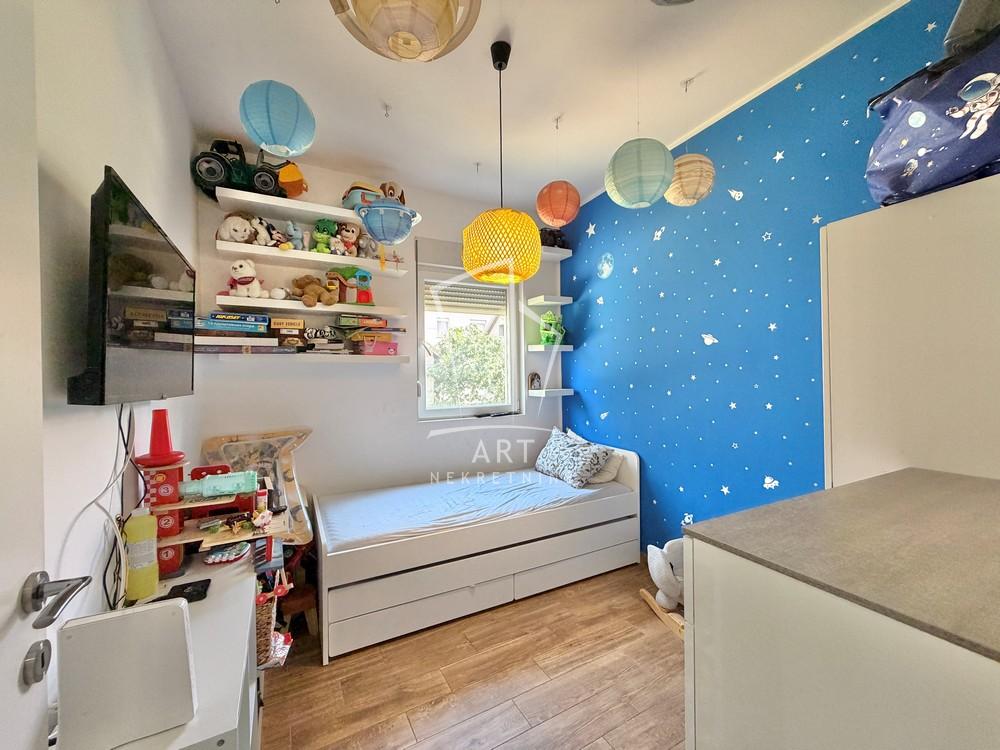 Stan na prodaju u Beogradu, Surčin, dvoiposoban, 52m2, cena 152000 evra