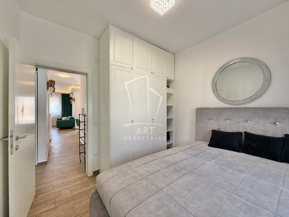 Stan na prodaju u Beogradu, Surčin, dvoiposoban, 52m2, cena 152000 evra