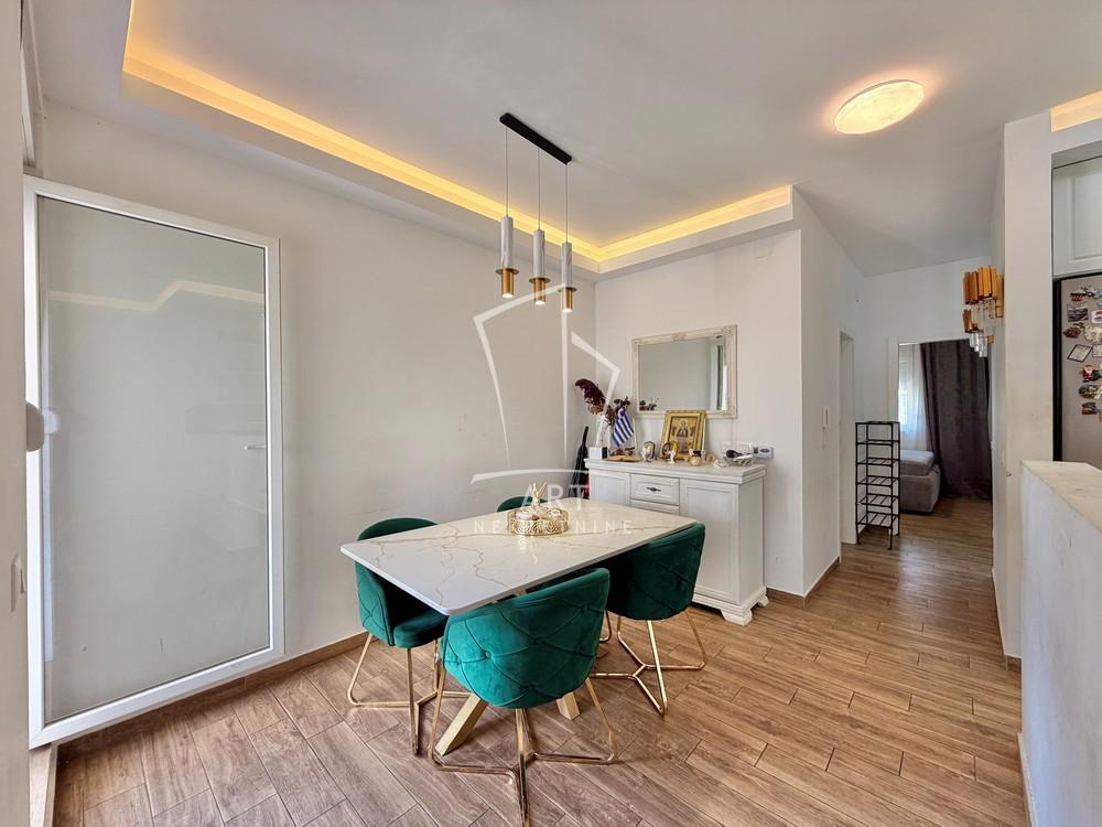 Stan na prodaju u Beogradu, Surčin, dvoiposoban, 52m2, cena 152000 evra