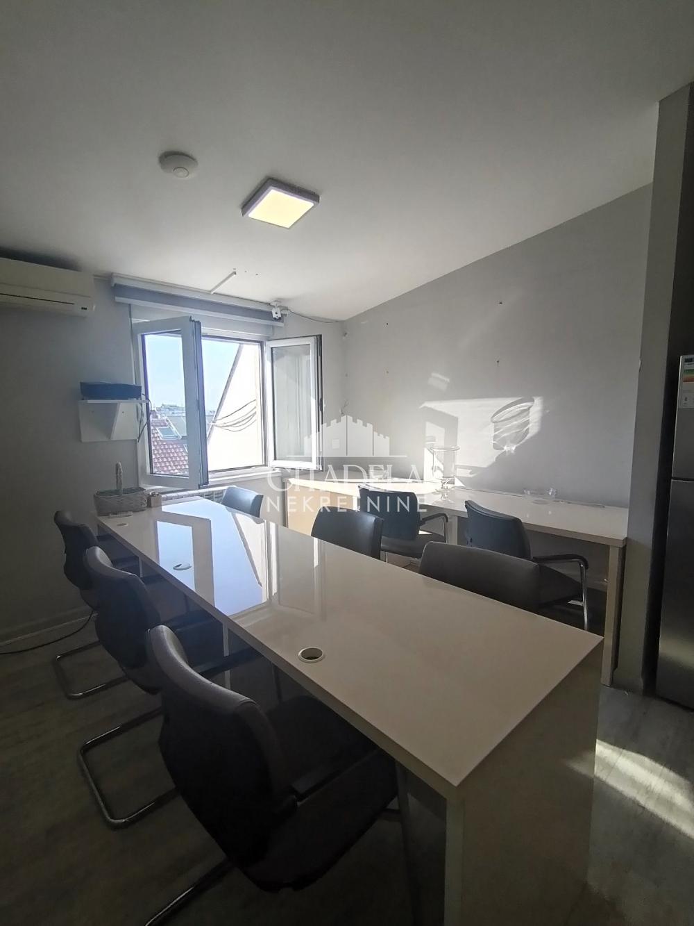 Stan na prodaju u Beogradu, Đeram pijaca, 118m2, cena 383500 evra