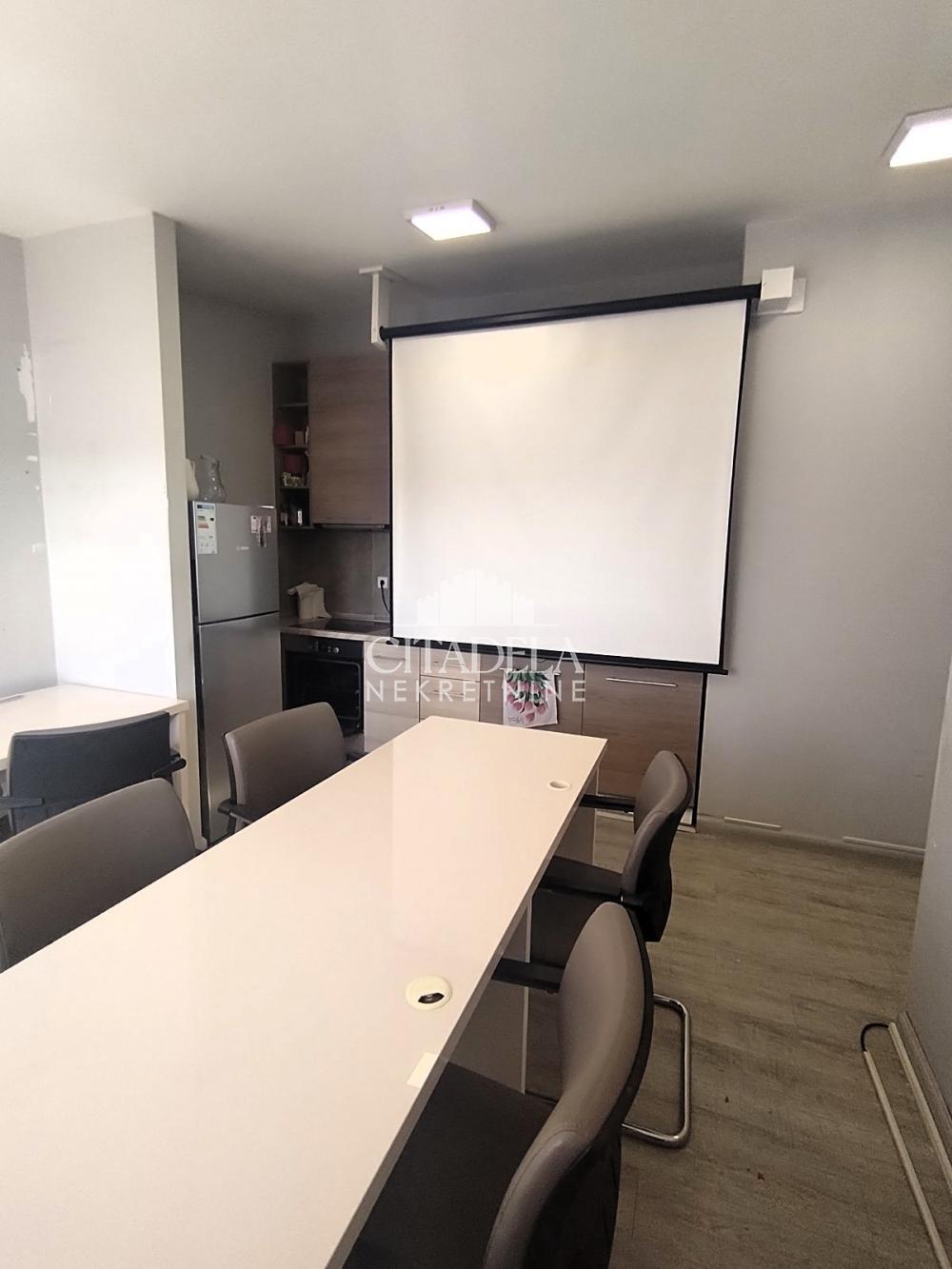 Stan na prodaju u Beogradu, Đeram pijaca, 118m2, cena 383500 evra