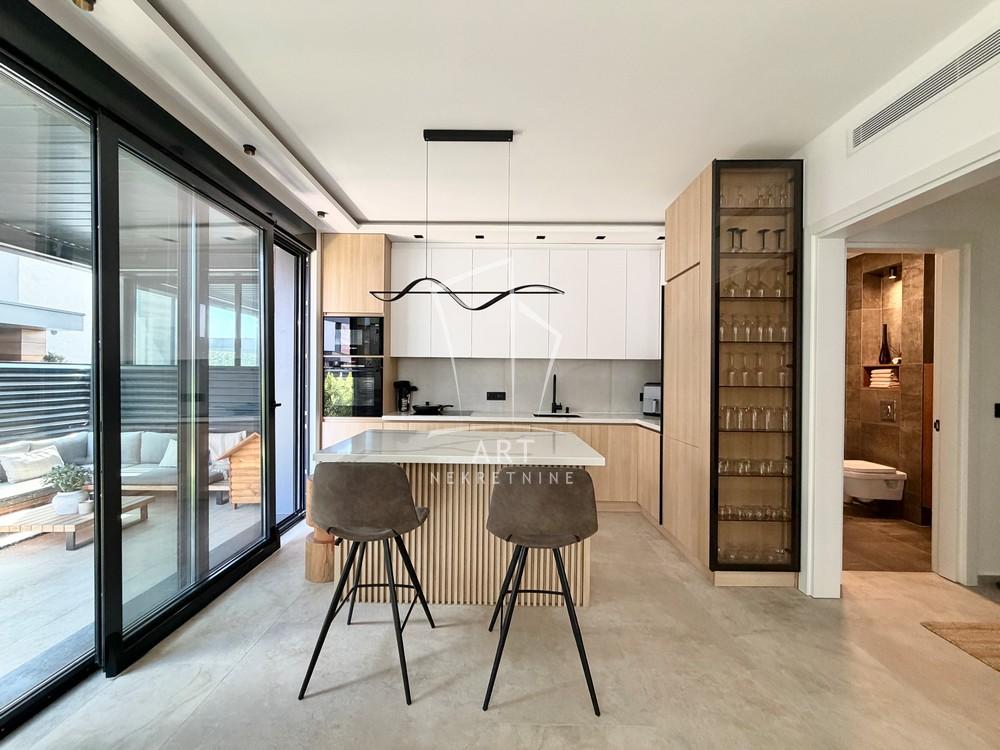 Stan na prodaju u Beogradu, Novi Beograd, 157m2, cena 980000 evra