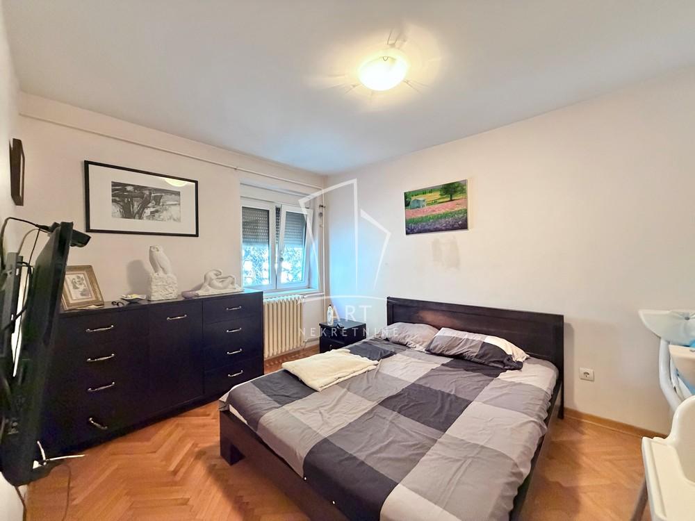 Stan na prodaju u Beogradu, Banovo brdo, troiposoban, 86m2, cena 305000 evra