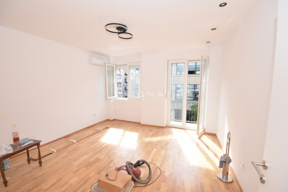 Stan na prodaju u Beogradu, Savski venac, dvosoban, 44m2, cena 250000 evra