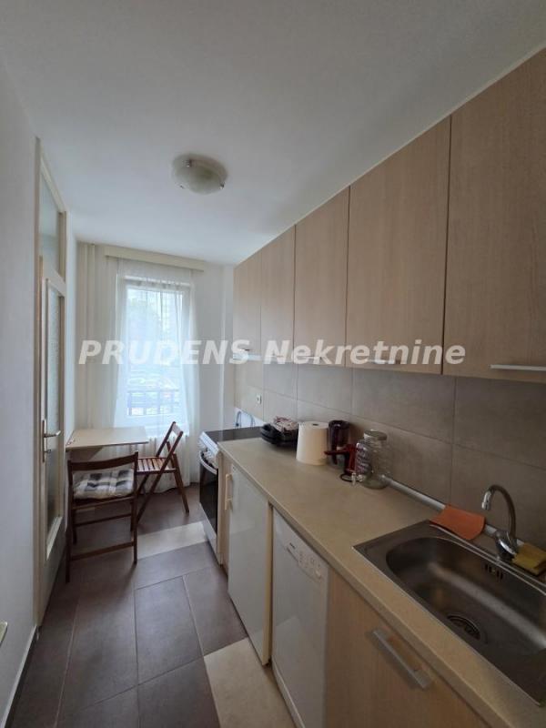 Stan na prodaju u Beogradu, Crveni Krst, jednoiposoban, 36m2, cena 150000 evra