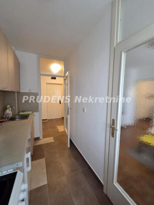Stan na prodaju u Beogradu, Crveni Krst, jednoiposoban, 36m2, cena 150000 evra