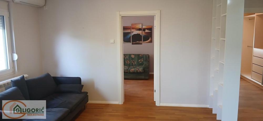 Stan na prodaju u Beogradu, Žarkovo, cetvorosoban, 99m2, cena 210000 evra