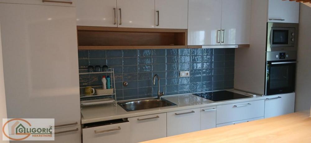 Stan na prodaju u Beogradu, Žarkovo, cetvorosoban, 99m2, cena 210000 evra