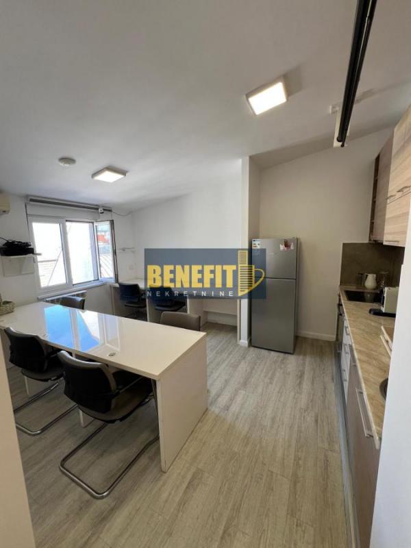 Stan na prodaju u Beogradu, Đeram pijaca, 118m2, cena 349000 evra